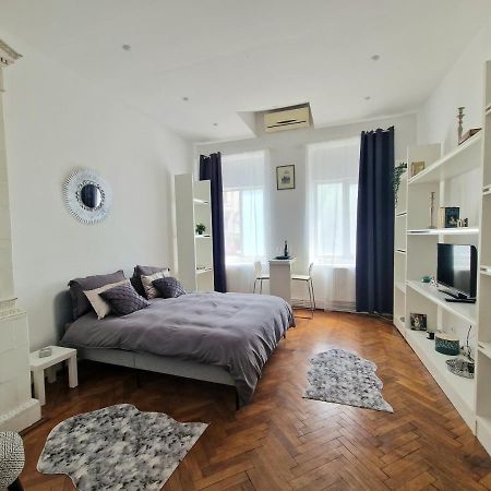 Boheme Cismigiu Studio Bucarest Esterno foto